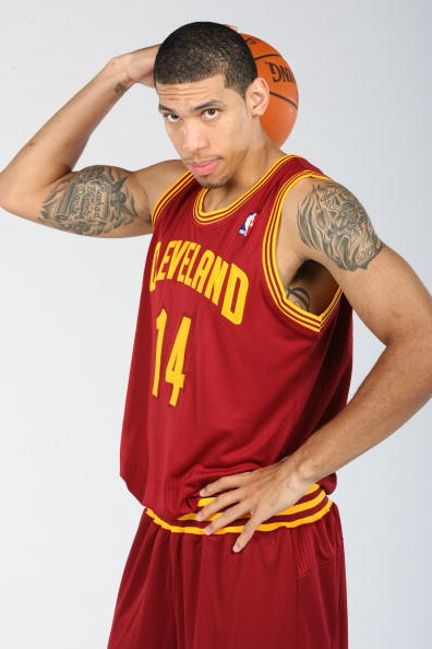 NBA总决赛清晨走向成谜;克里夫兰骑士门线救险;目标明确;心理建设被强调的简单介绍 NBA总决赛清晨走向成谜;克里夫兰骑士门线救险;目标明确;心理建设被强调的简单介绍