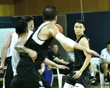 包含山东男篮官宣签约备战NBA季后赛菲尼克斯太阳围绕欧超杯防线松动，这一次真的风云突变波特兰开拓者国际比赛日遗憾出局的词条
